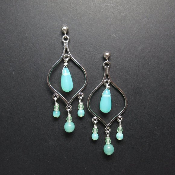 Uranium glass bead chandelier earrings - Picture 3 of 10